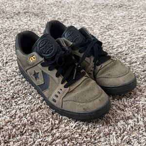 Converse olive green and black suede skate sneakers 9